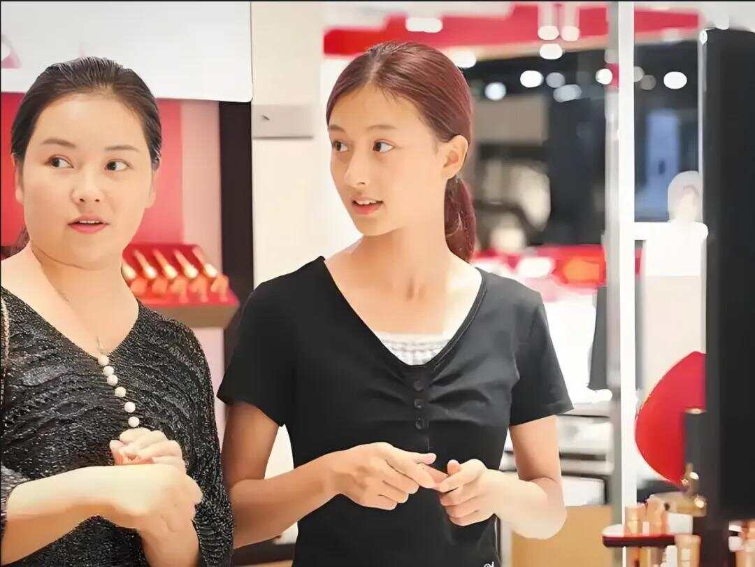 15歲女孩七七1分鐘視頻報價1萬