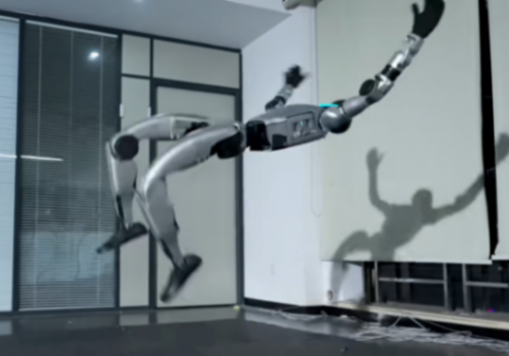 挑戰“極限動作”,宇樹科技王興興:幾年之內機器人有望代替特技演員 圖片