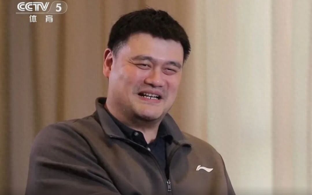 姚明談近期狀態(tài)“吃飯、睡覺(jué)、打魔獸”,否認(rèn)過(guò)去的自己很累,回應(yīng)關(guān)注身體、積極訓(xùn)練減重:我以前也這樣