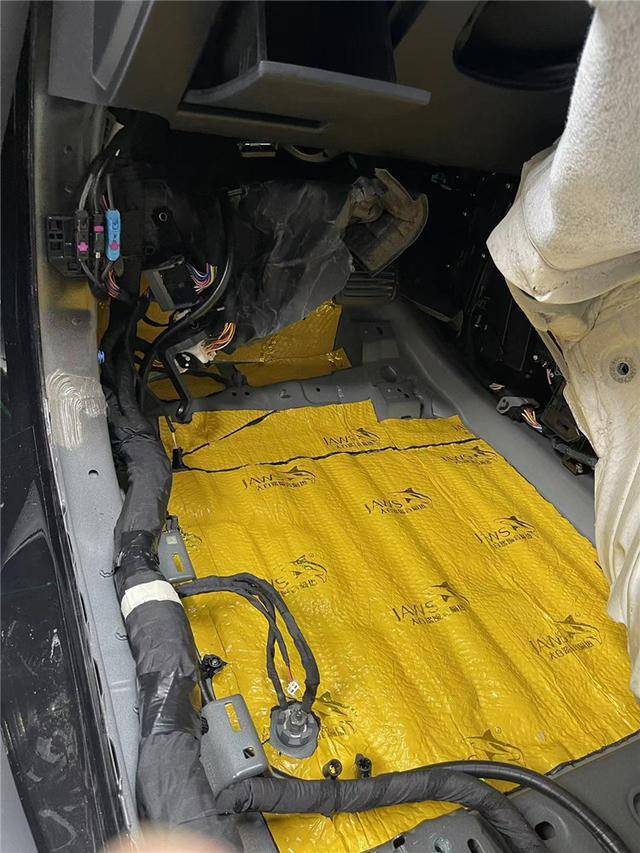 和噪聲分割 邯鄲木音蔚來ES6汽車隔音改裝大白鯊