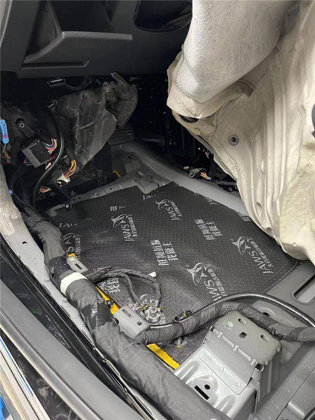 和噪聲分割 邯鄲木音蔚來ES6汽車隔音改裝大白鯊