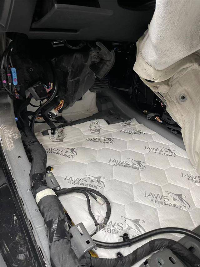 和噪聲分割 邯鄲木音蔚來ES6汽車隔音改裝大白鯊