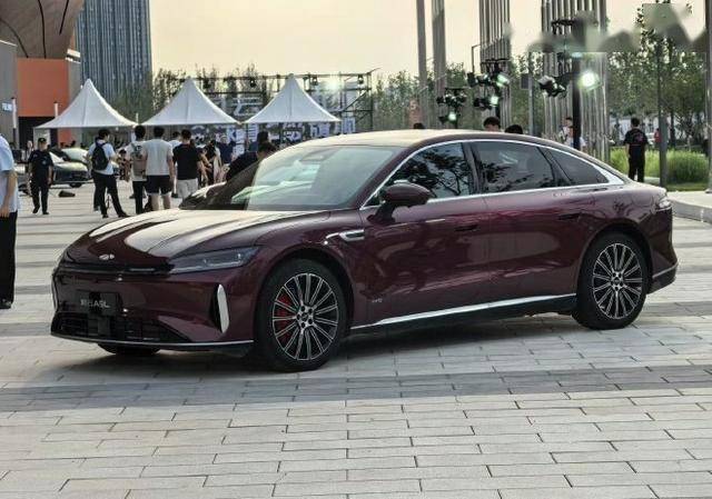 今日上市!獵鷹700版&四座版,續航2500公里,直接劍指比亞迪秦L