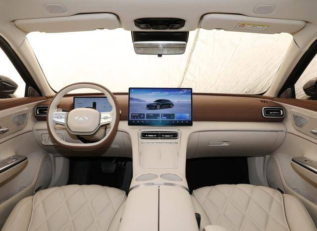 今日上市!獵鷹700版&四座版,續航2500公里,直接劍指比亞迪秦L