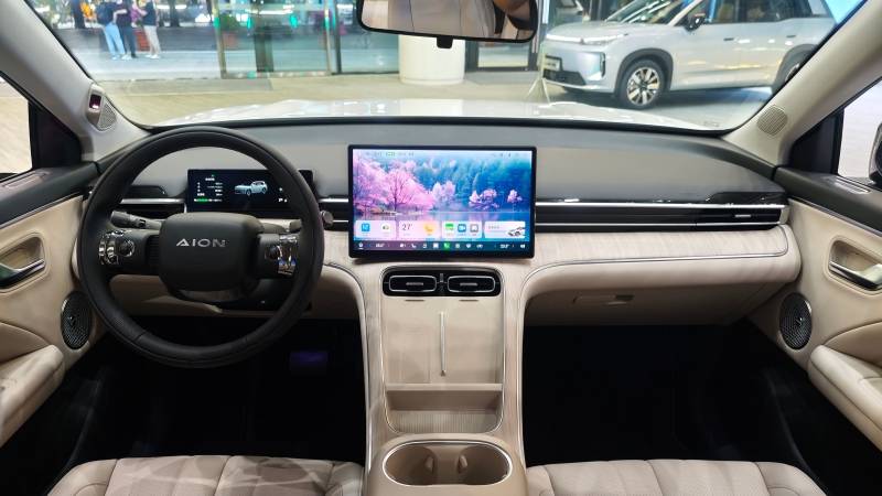 埃安首個雙動力車型,i60上市限時煥新價10.48萬起