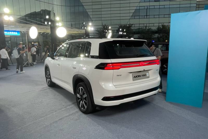 埃安首個雙動力車型,i60上市限時煥新價10.48萬起