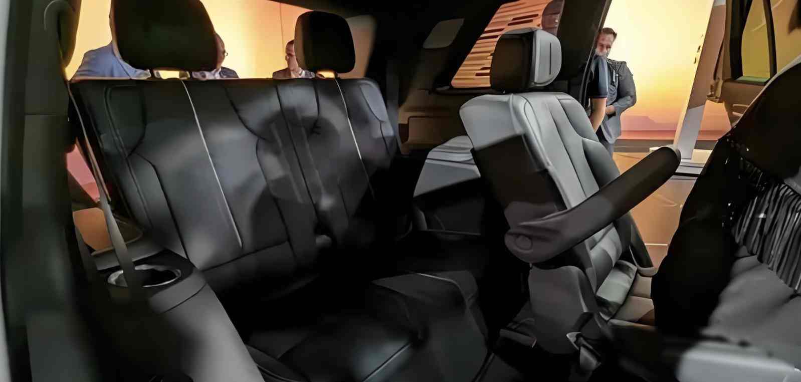 城市都在卷硬派,凱迪拉克偏造客廳